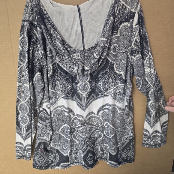 CJ Banks Patterned Sparkly Long Sleeve Top With Gems And Hood Size 1X 107 - Picture 9 of 11